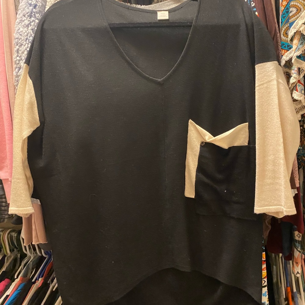 Sweater top. Size M. Boutique.